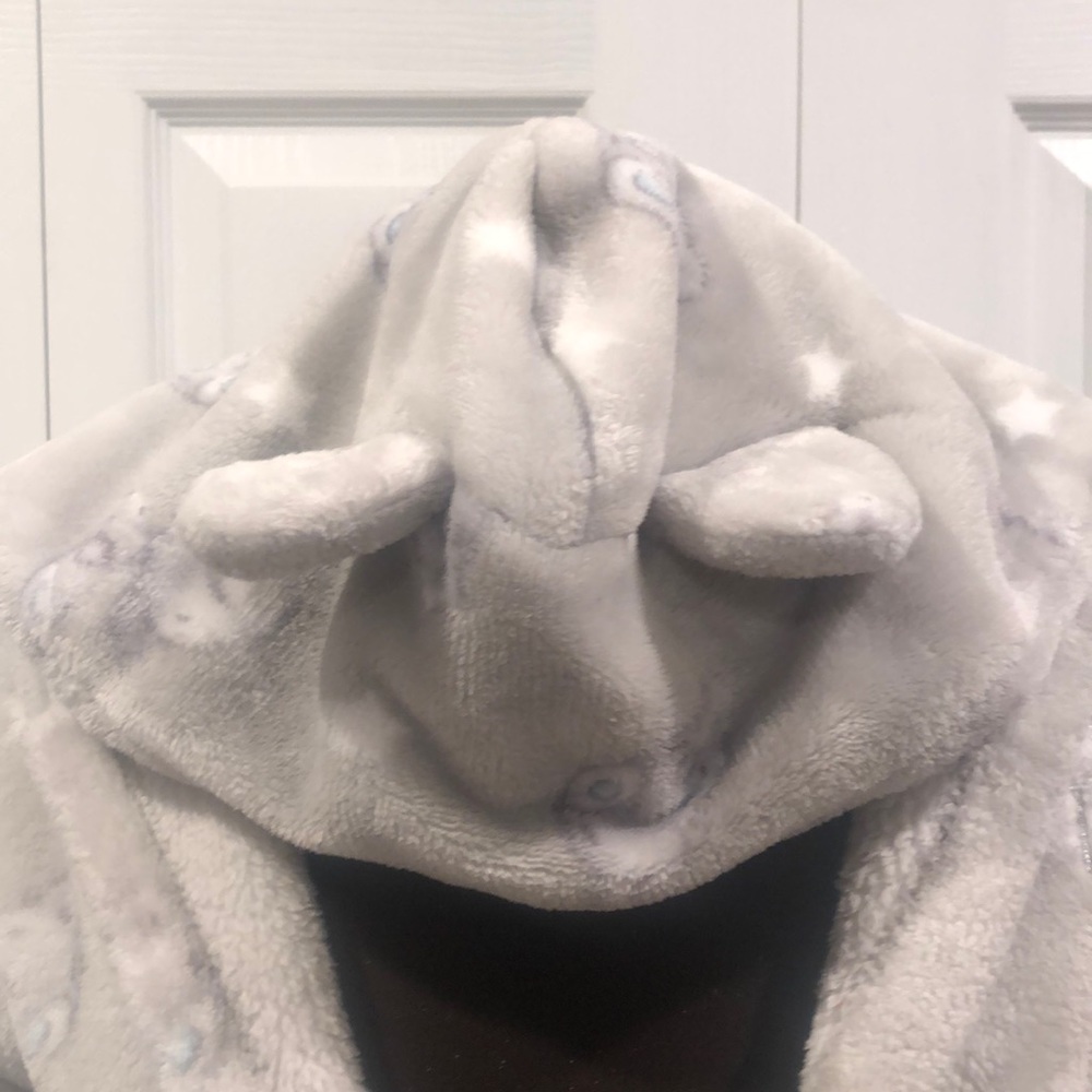robe - Picture 4 of 5